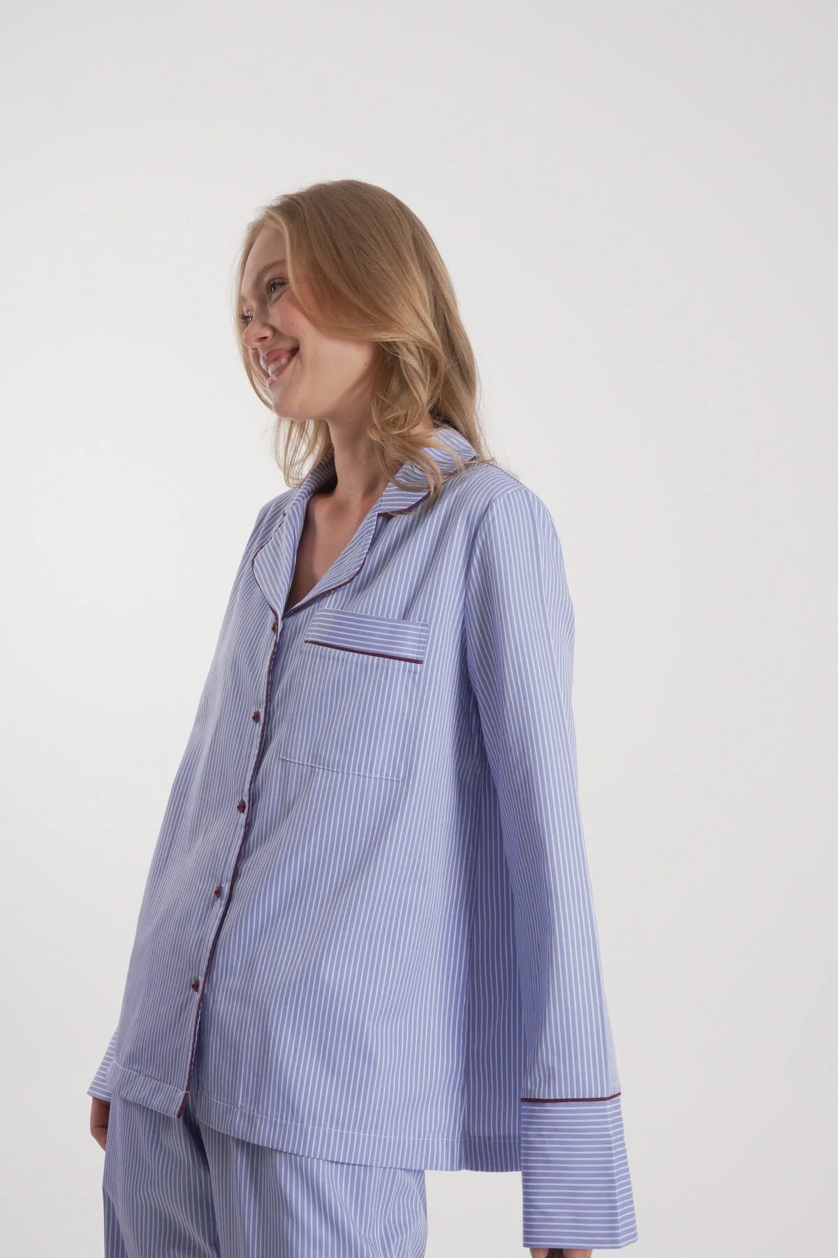 Kadın İnce Çizgili Pijama Takımı