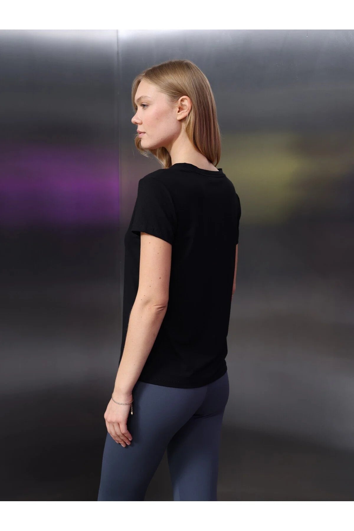 Kadın V Yaka T-Shirt