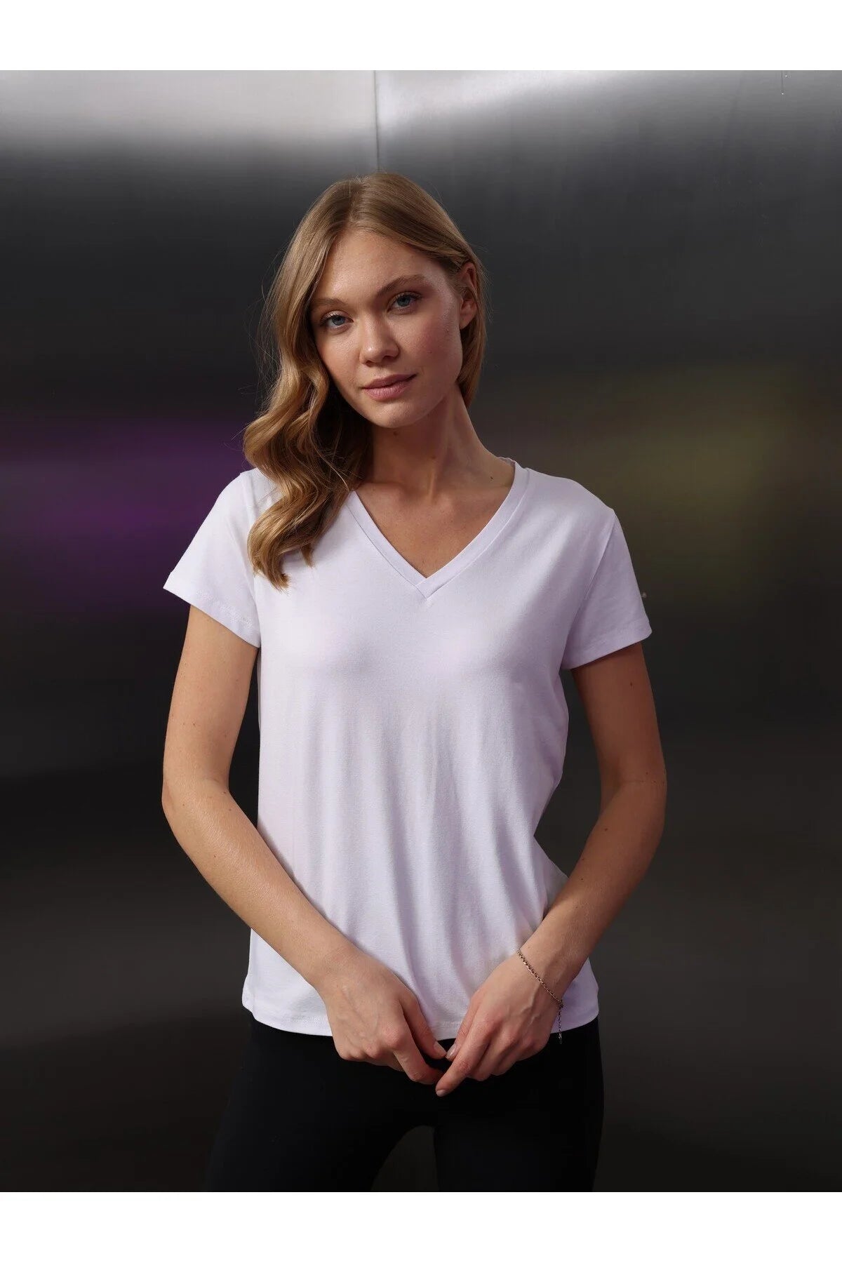 Kadın V Yaka T-Shirt