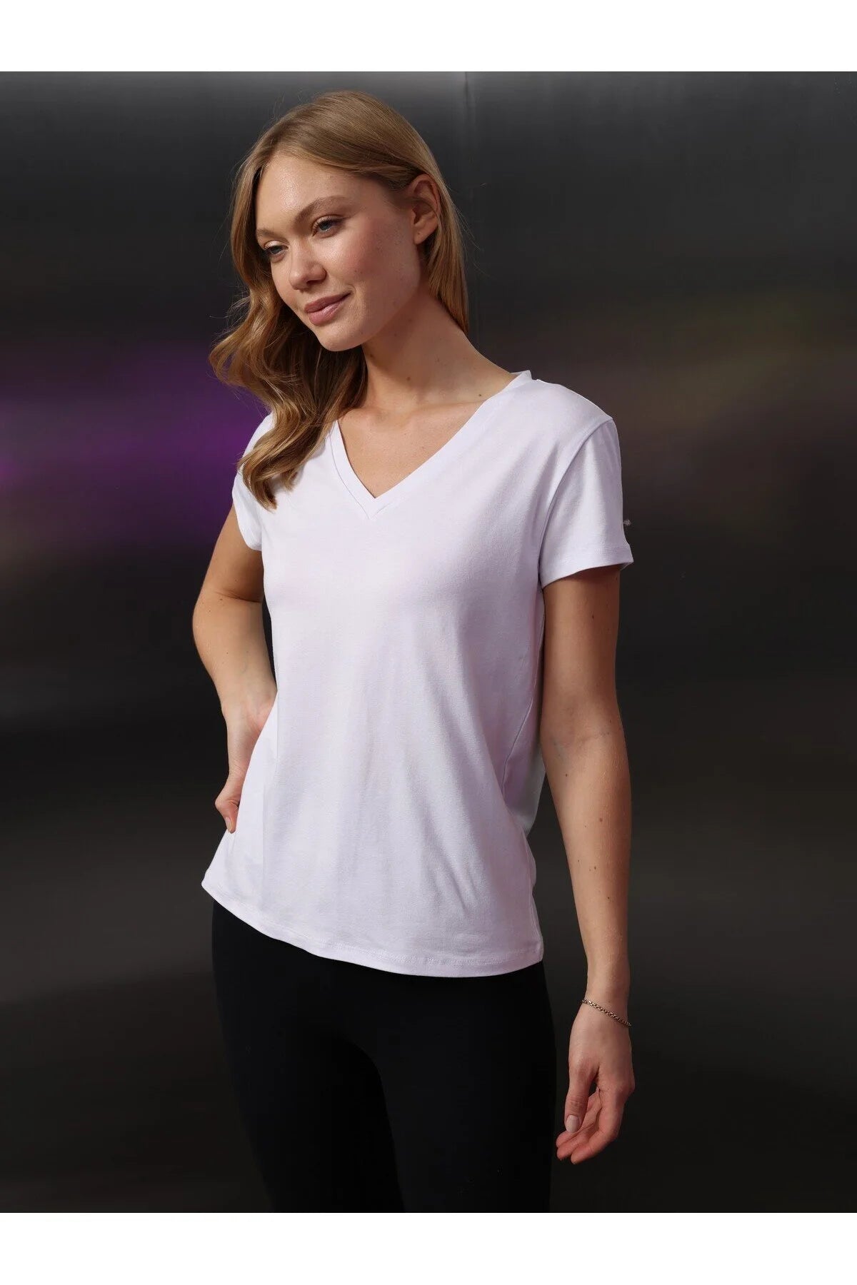 Kadın V Yaka T-Shirt