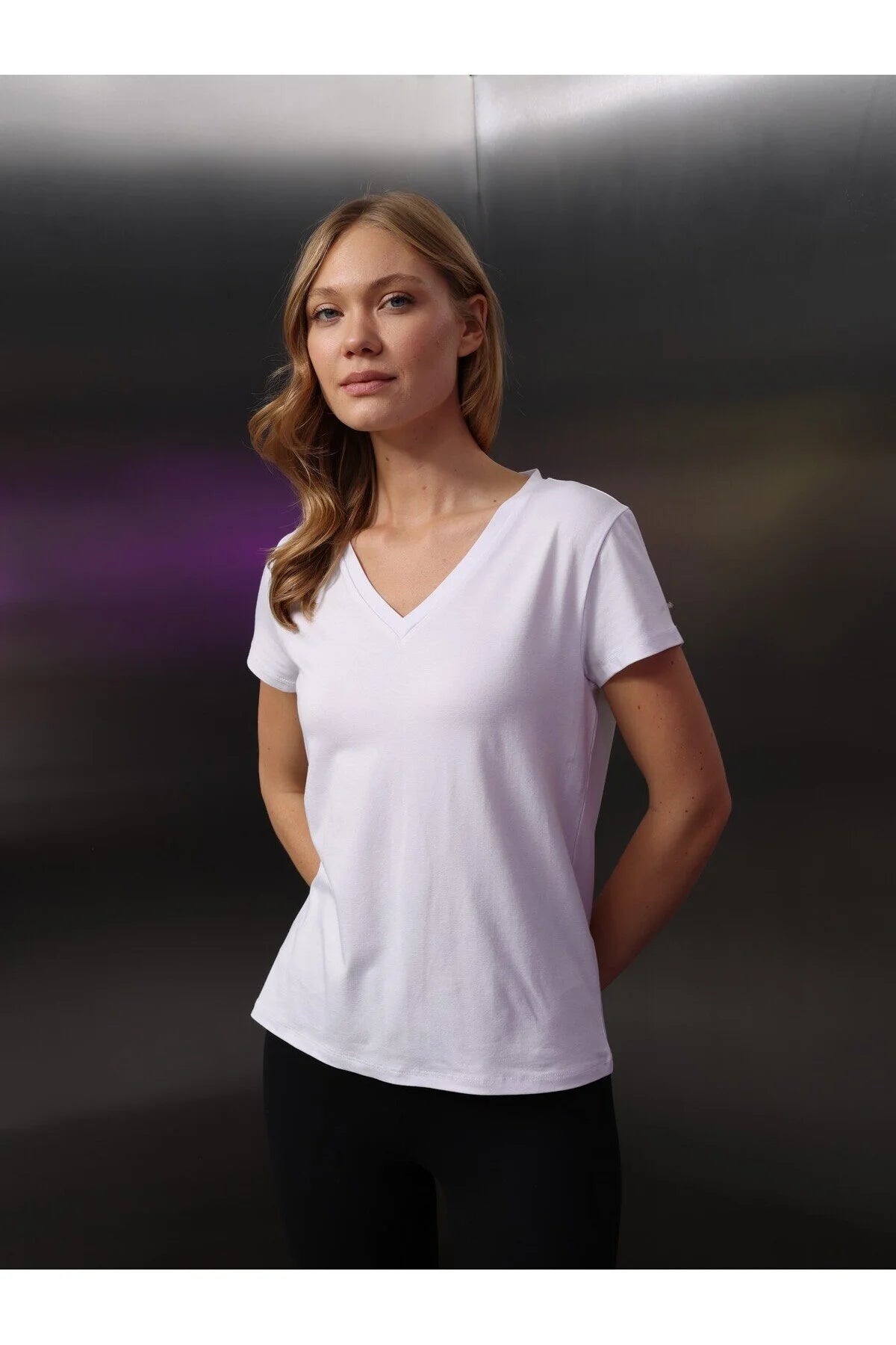 Kadın V Yaka T-Shirt