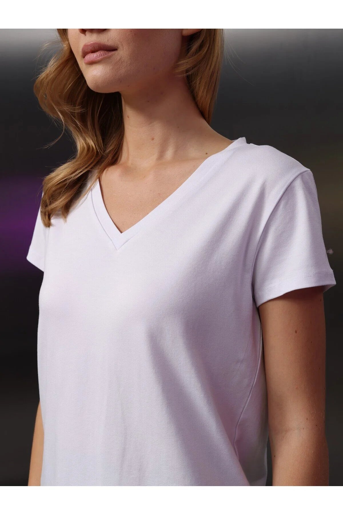 Kadın V Yaka T-Shirt