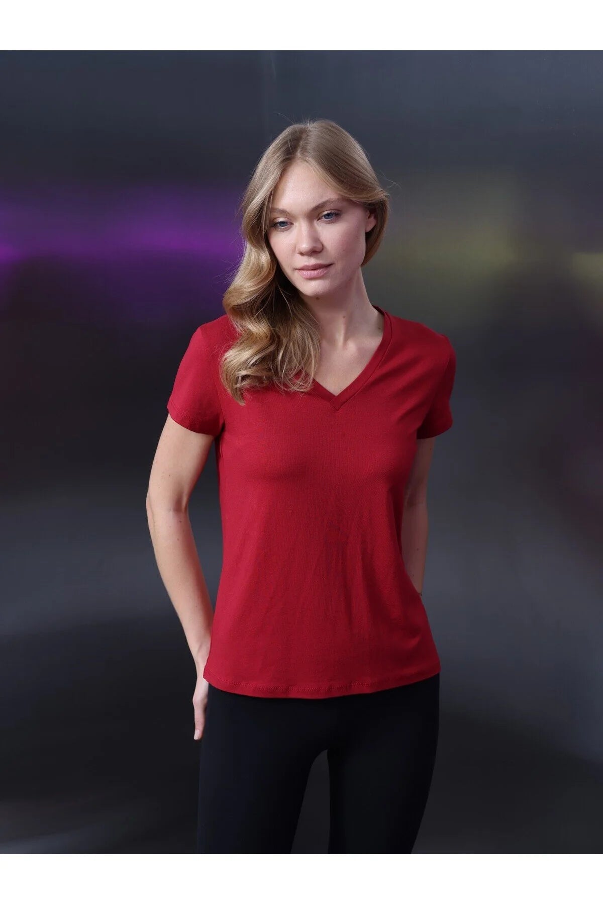 Kadın V Yaka T-Shirt