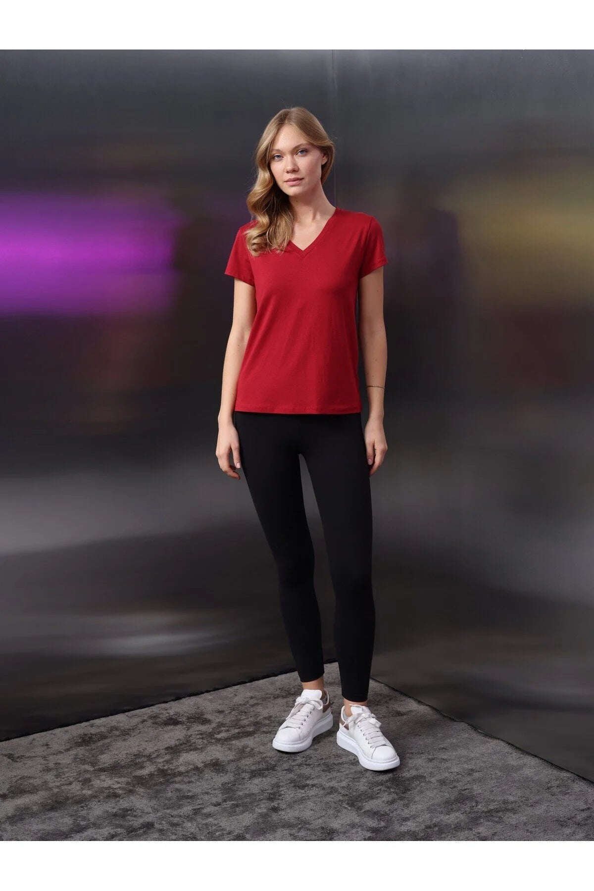 Kadın V Yaka T-Shirt