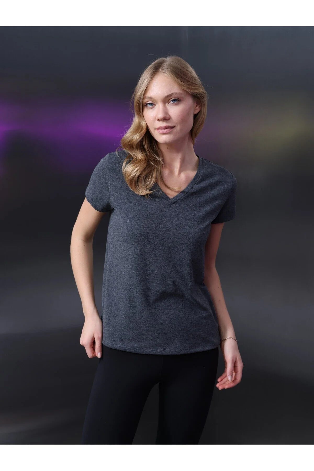 Kadın V Yaka T-Shirt